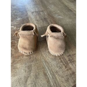 Minnetonka Baby Moccasins Size 0 Brown Suede Fringe Soft Sole Crib Shoes